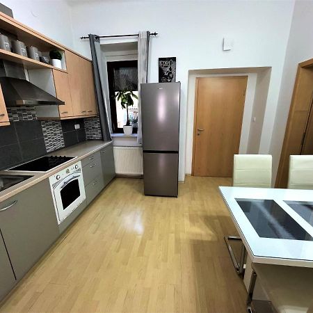 Viktorija City Center Apartment 卢布尔雅那 外观 照片